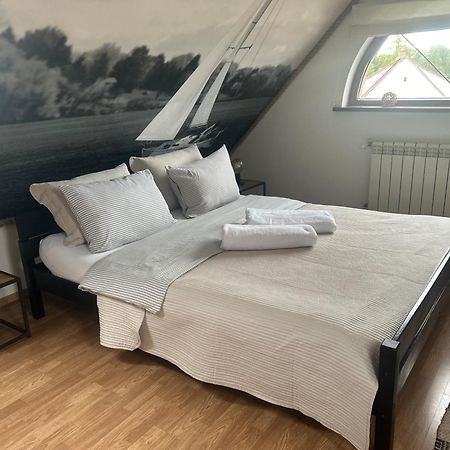 Gosciniec Pod Lipa Apartment Mikołajki Екстериор снимка