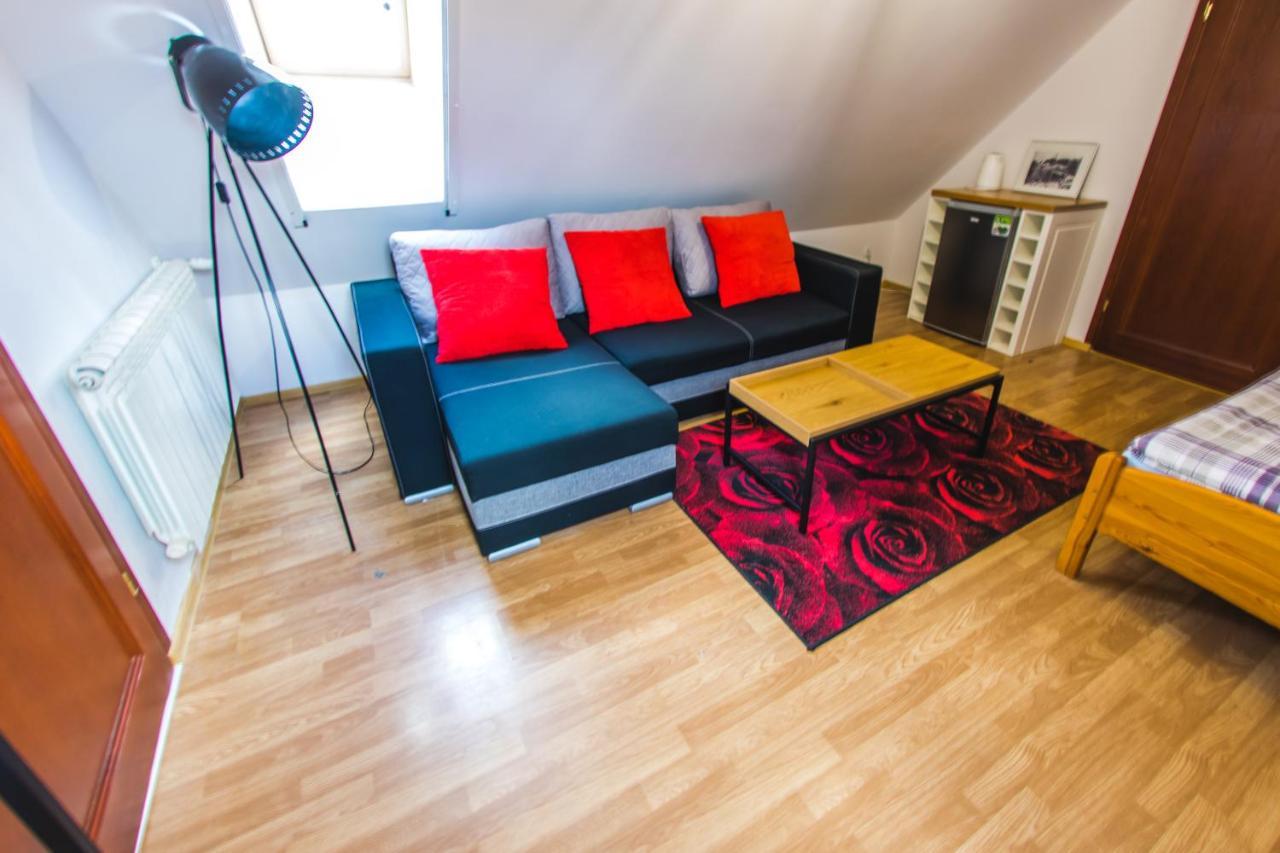 Gosciniec Pod Lipa Apartment Mikołajki Екстериор снимка