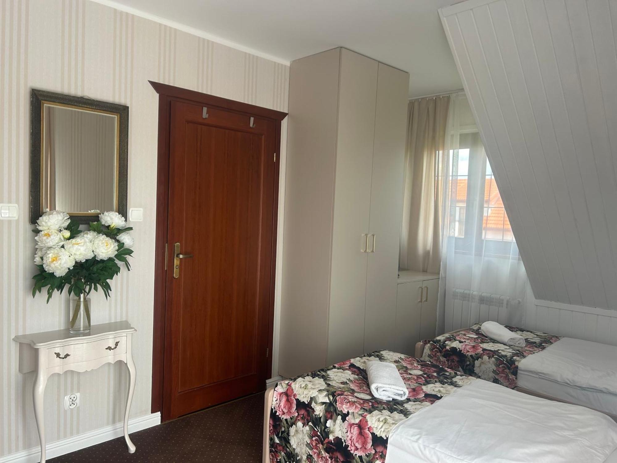 Gosciniec Pod Lipa Apartment Mikołajki Екстериор снимка